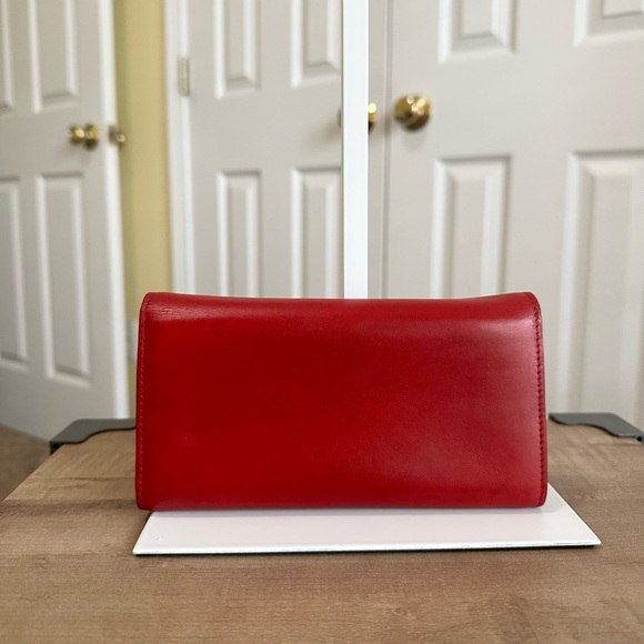 MCM Burnt Orange (Red Tone) Leather Trifold Large Wallet in Very Good Condition - Picture 2 of 9